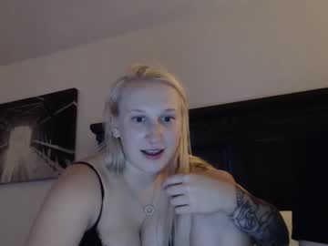 couple Cam Sex Girls Love To Fuck with thatblondebaby710