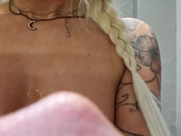 couple Cam Sex Girls Love To Fuck with rikkixking