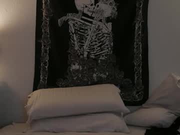 couple Cam Sex Girls Love To Fuck with themysteriousgoths