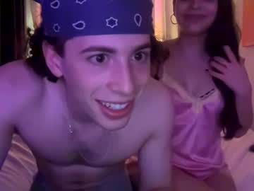 couple Cam Sex Girls Love To Fuck with yaraandleo